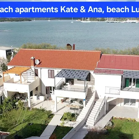 Appartamento Ana, Wake Up To The Sea, Balcony, Terrace, Garden & Parking, - Dalmatia Murter