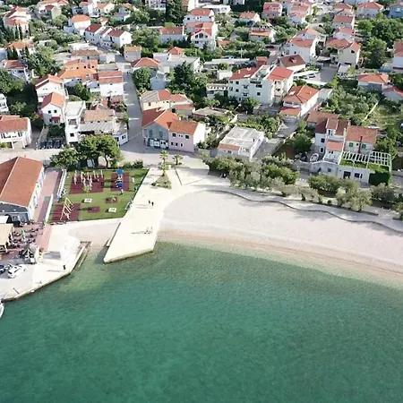 Ana, Wake Up To The Sea, Balcony, Terrace, Garden & Parking, - Dalmatia *