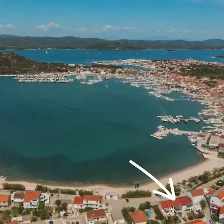 Ana, Wake Up To The Sea, Balcony, Terrace, Garden & Parking, - Dalmatia Appartamento *