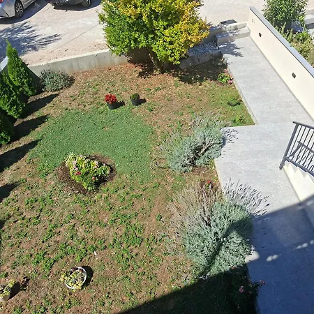 Ana, Wake Up To The Sea, Balcony, Terrace, Garden & Parking, - Dalmatia Appartamento *