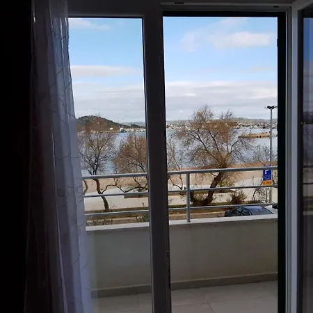 Ana, Wake Up To The Sea, Balcony, Terrace, Garden & Parking, - Dalmatia Appartamento Murter
