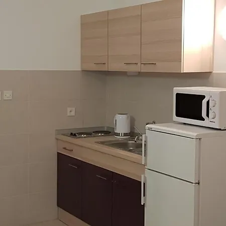 Appartamento Ana, Wake Up To The Sea, Balcony, Terrace, Garden & Parking, - Dalmatia *