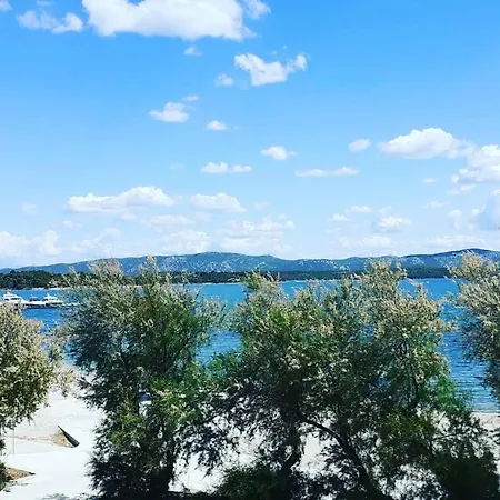 Ana, Wake Up To The Sea, Balcony, Terrace, Garden & Parking, - Dalmatia Appartamento Murter