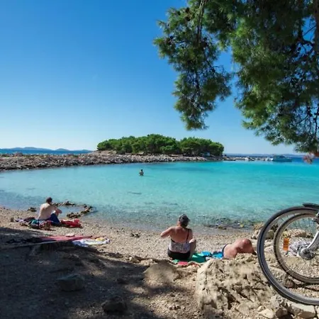 Appartamento Ana, Wake Up To The Sea, Balcony, Terrace, Garden & Parking, - Dalmatia *